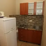 Utkovic Beachfront Apartamento *