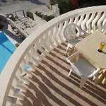 Utkovic Beachfront Apartamento Vrsi