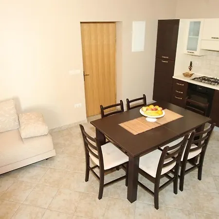 Utkovic Beachfront Lägenhet Vrsi