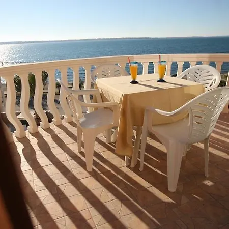 Lägenhet Utkovic Beachfront Vrsi