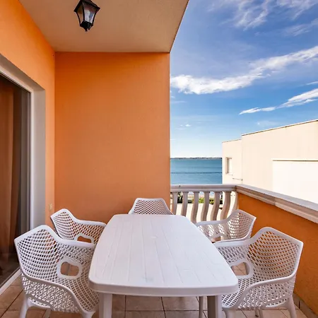 Lägenhet Utkovic Beachfront Vrsi