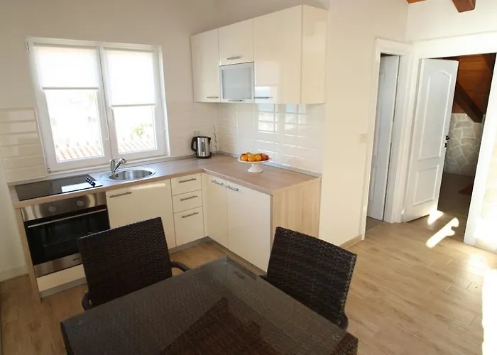 Апартаменты Utkovic Beachfront *