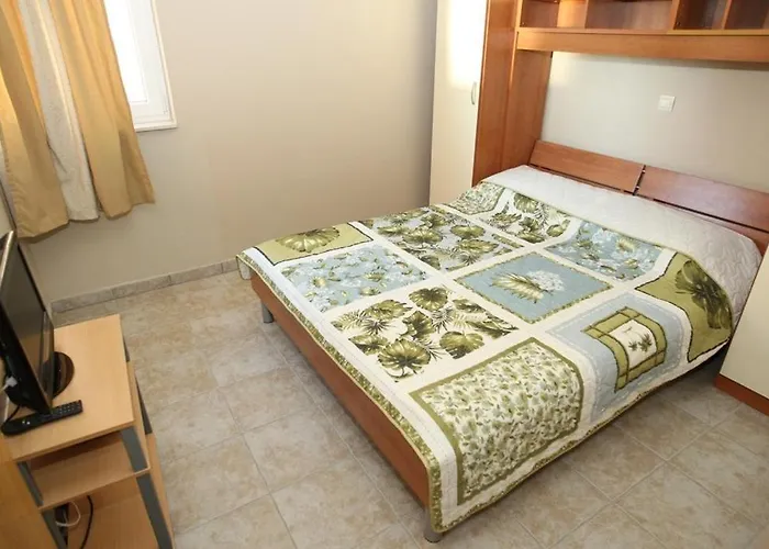 Апартаменты Utkovic Beachfront *