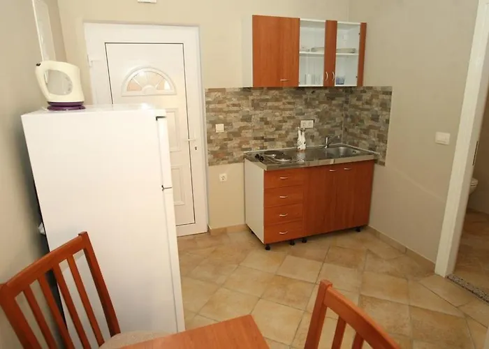 Апартаменты Utkovic Beachfront Врси