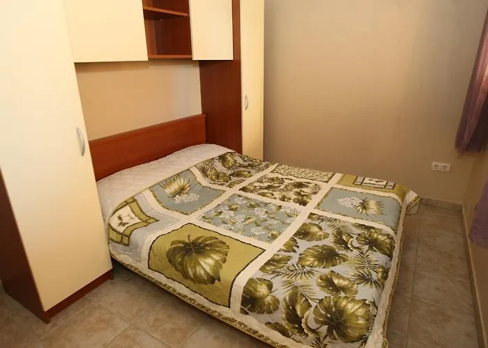 Апартаменты Utkovic Beachfront *