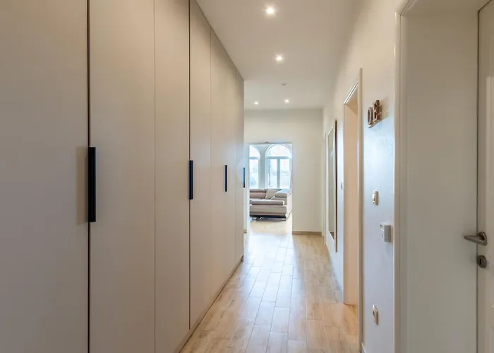 Utkovic Beachfront * Врси