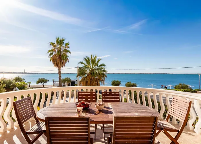 Utkovic Beachfront Врси