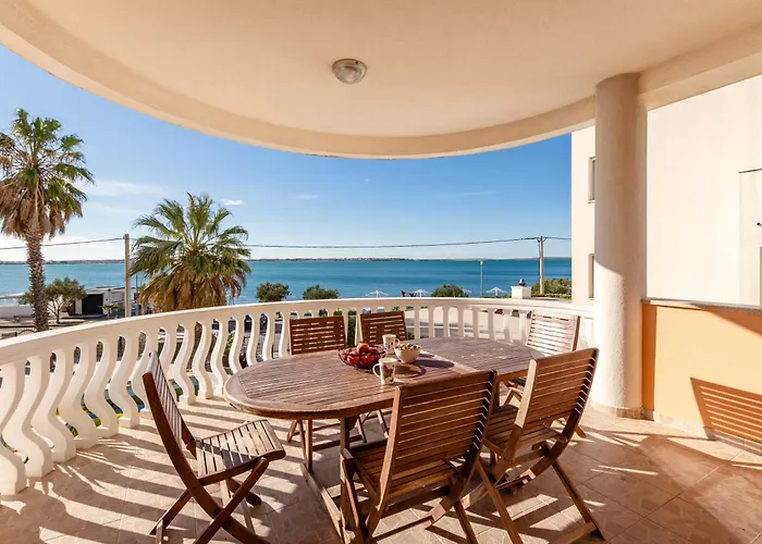 Апартаменты Utkovic Beachfront *