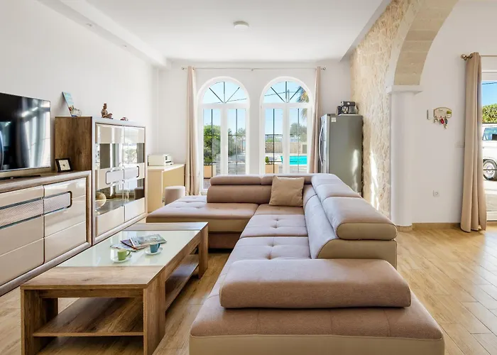 Utkovic Beachfront Апартаменты Врси