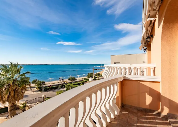 Апартаменты Utkovic Beachfront *