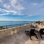 Utkovic Beachfront Apartman Vrsi