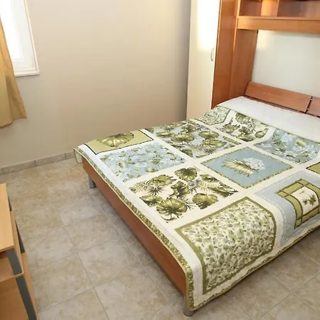 Lejlighed Utkovic Beachfront *