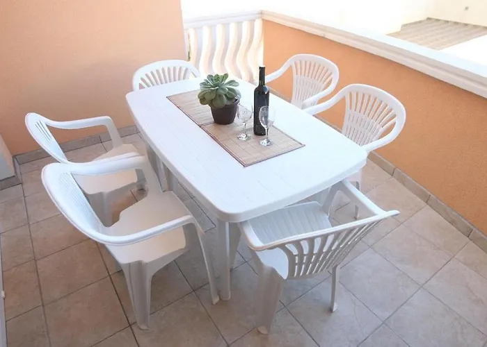 Apartment Utkovic Beachfront *