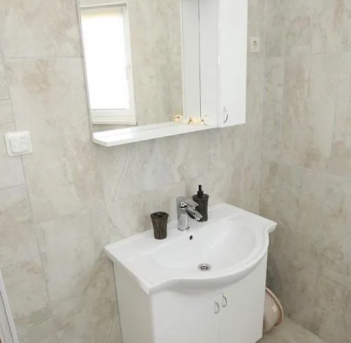 Utkovic Beachfront Apartment