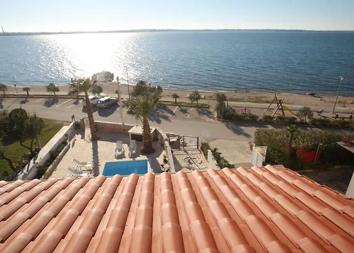 Apartment Utkovic Beachfront *