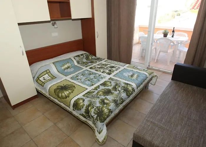 Apartment Utkovic Beachfront *