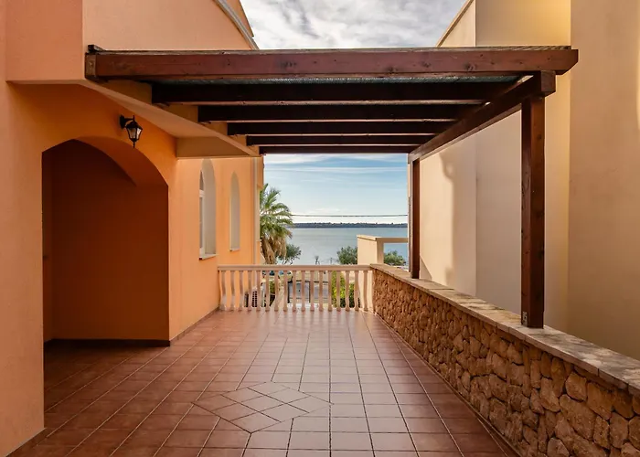 Apartment Utkovic Beachfront *